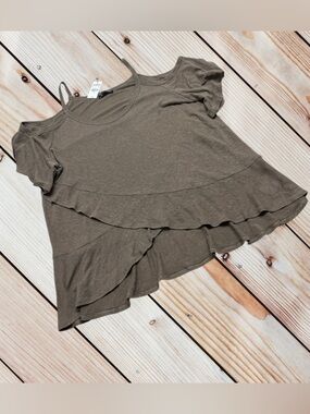 NWT Express M khaki olive 53% linen cold shoulder top